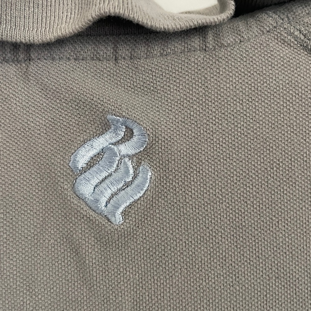 Roca Wear Gray Polo Shirt with Embroidered Chest Design size XL - Picture 3 of 6